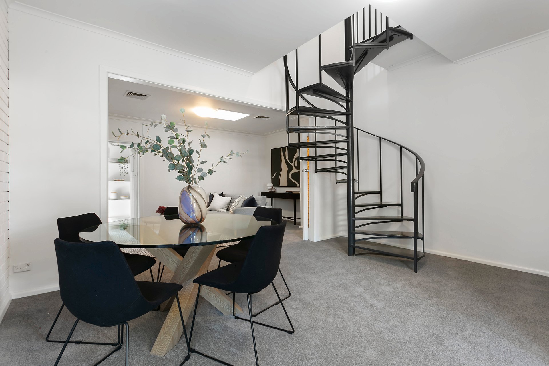 Property Gallery Thumbnail 3