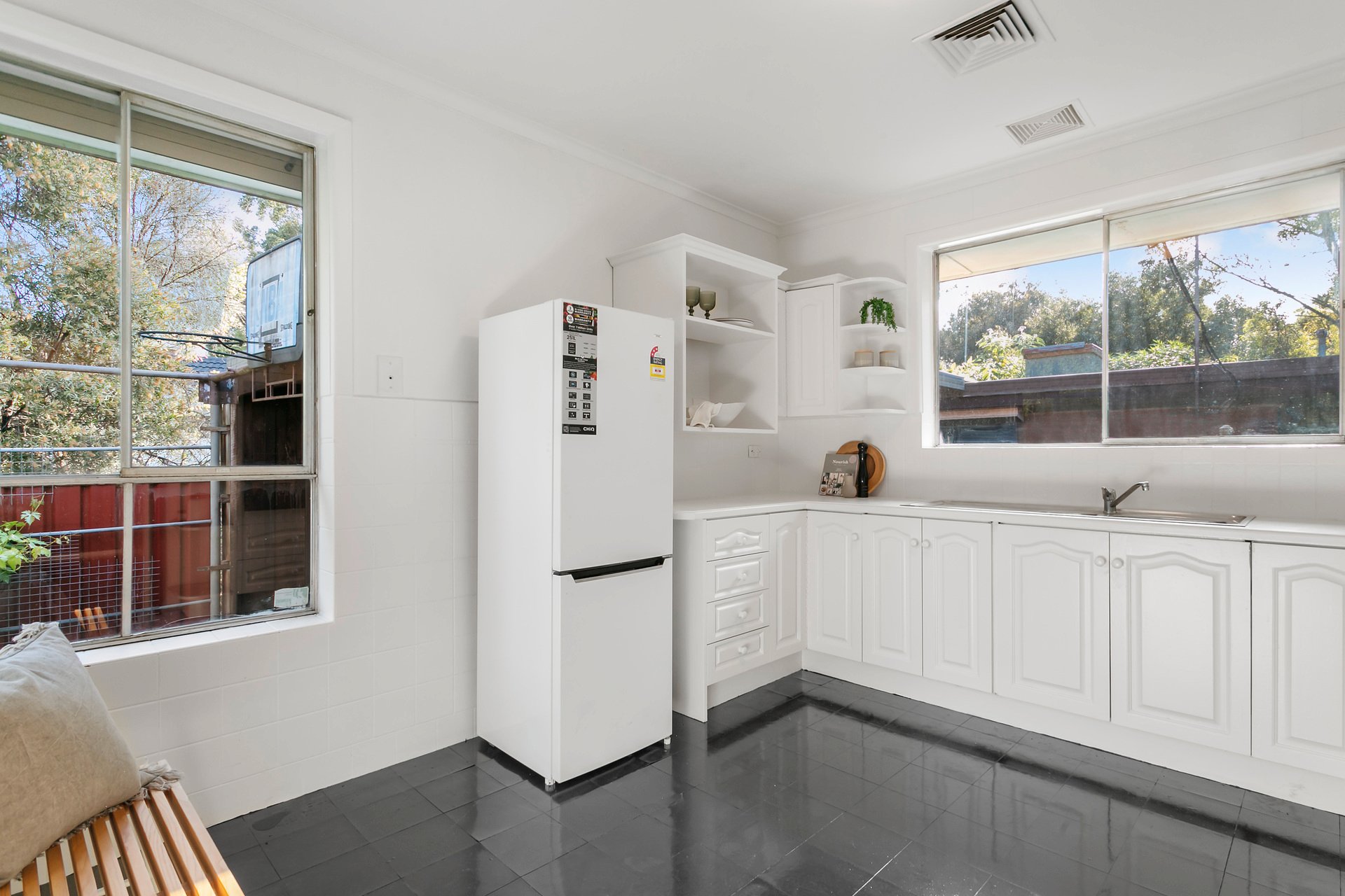 Property Gallery Thumbnail 6