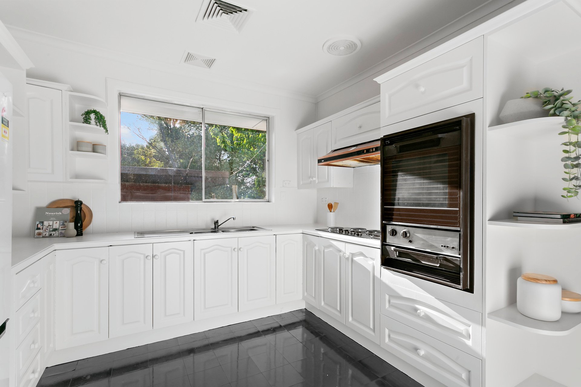 Property Gallery Thumbnail 7
