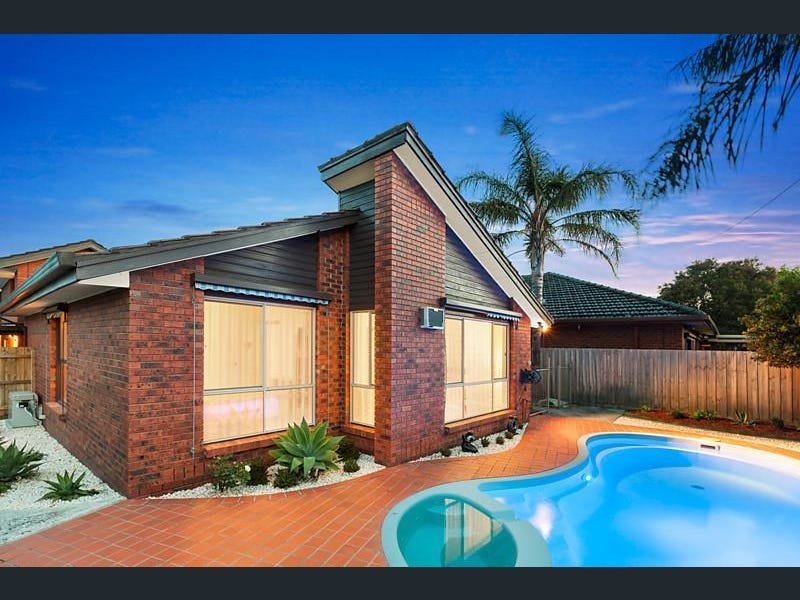 48 Gladwyn Avenue, Bentleigh East image 11