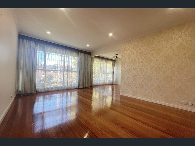 48 Gladwyn Avenue, Bentleigh East image 5