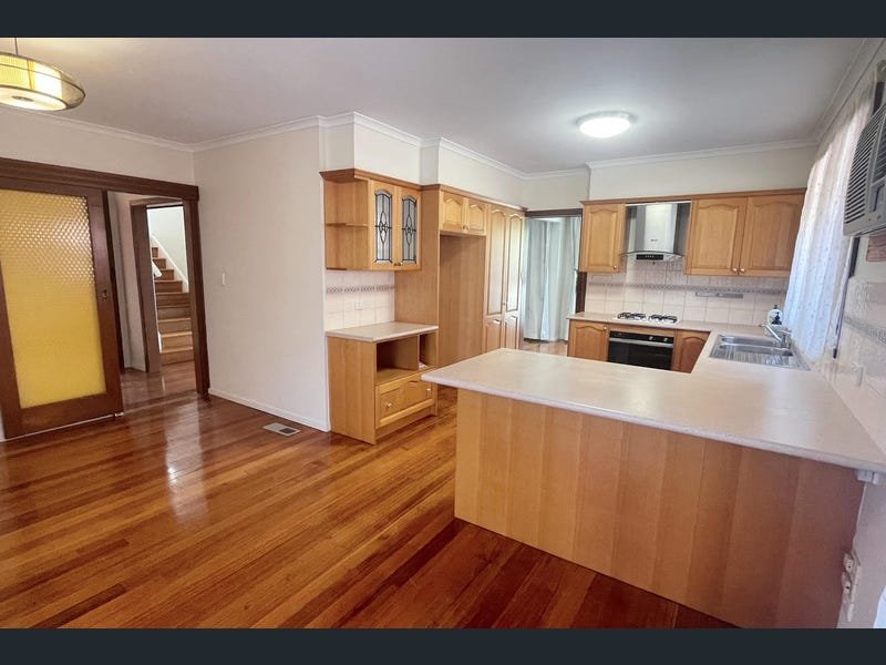 48 Gladwyn Avenue, Bentleigh East image 7