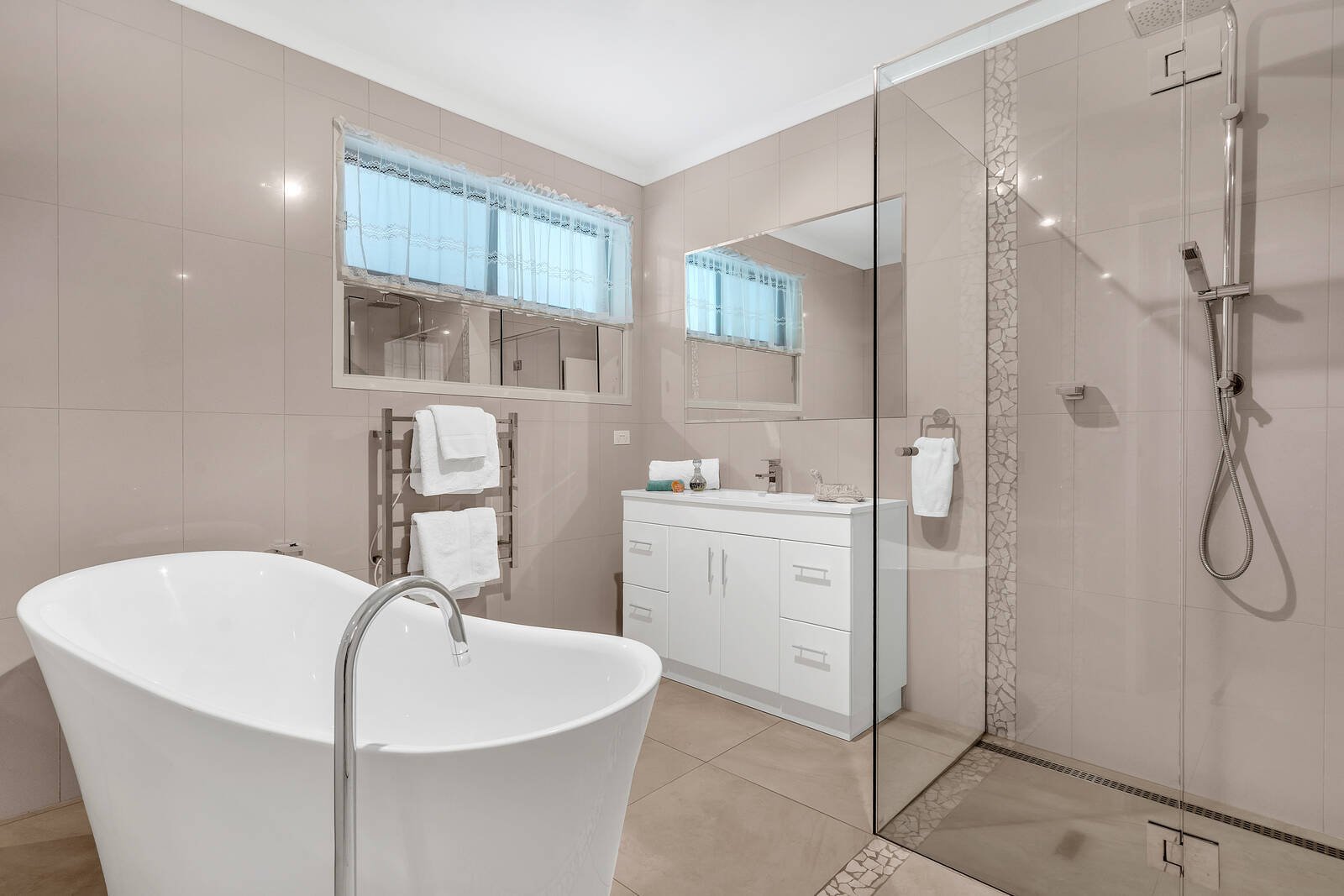 Property Gallery Thumbnail 6