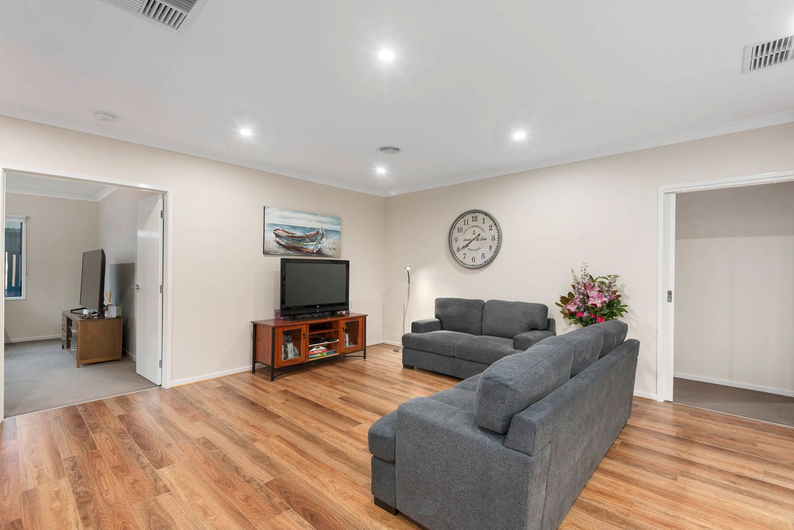 Property Gallery Thumbnail 6