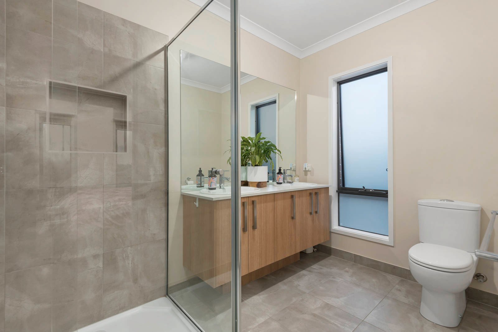 Property Gallery Thumbnail 8