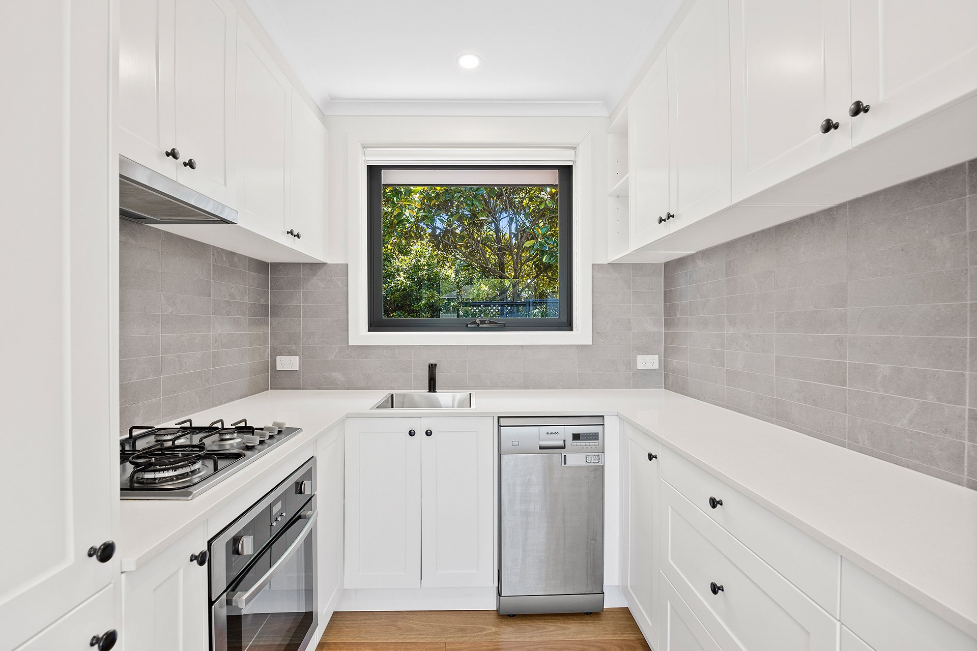 4/8 Grigg Avenue, Vermont image 5