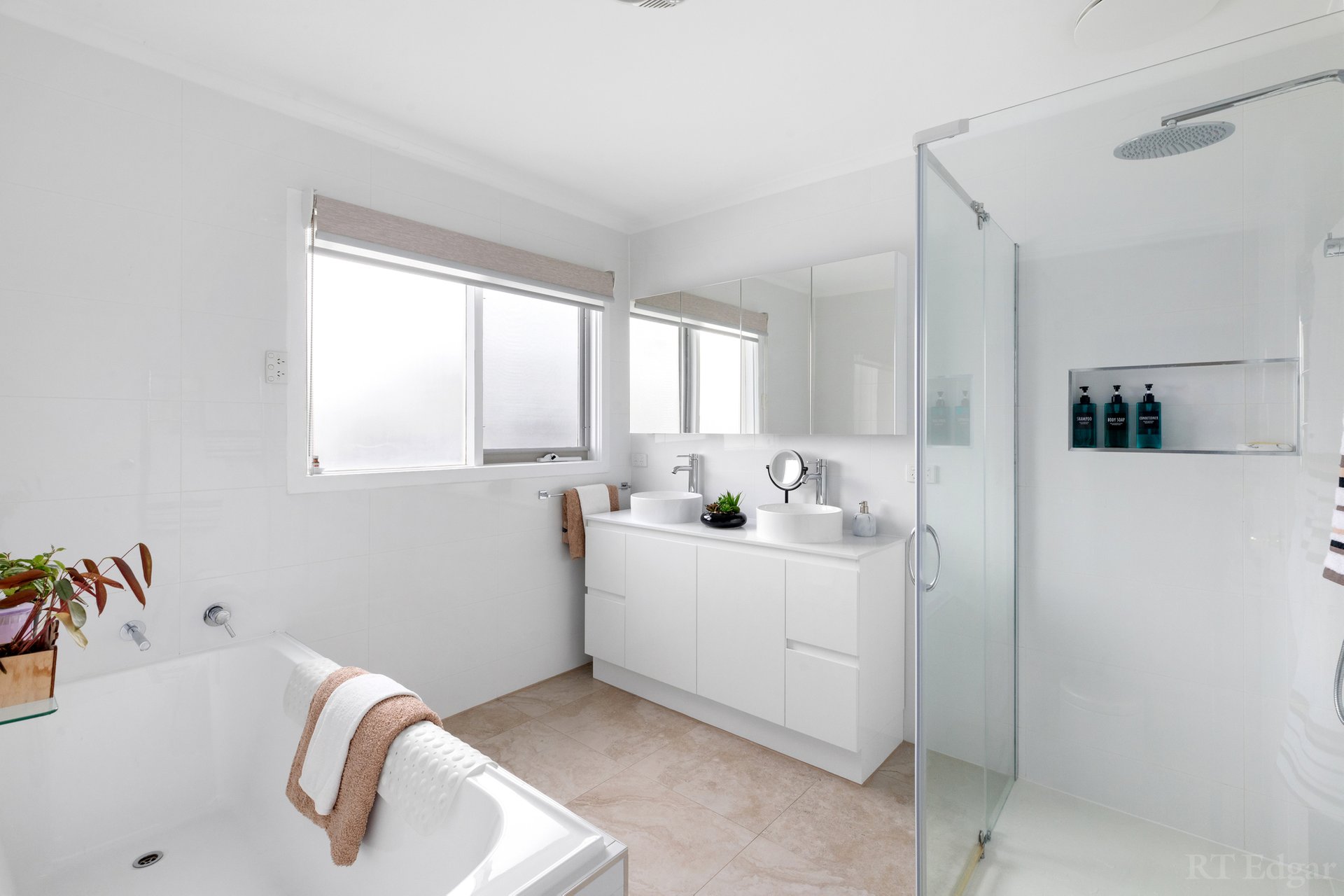 Property Gallery Thumbnail 12