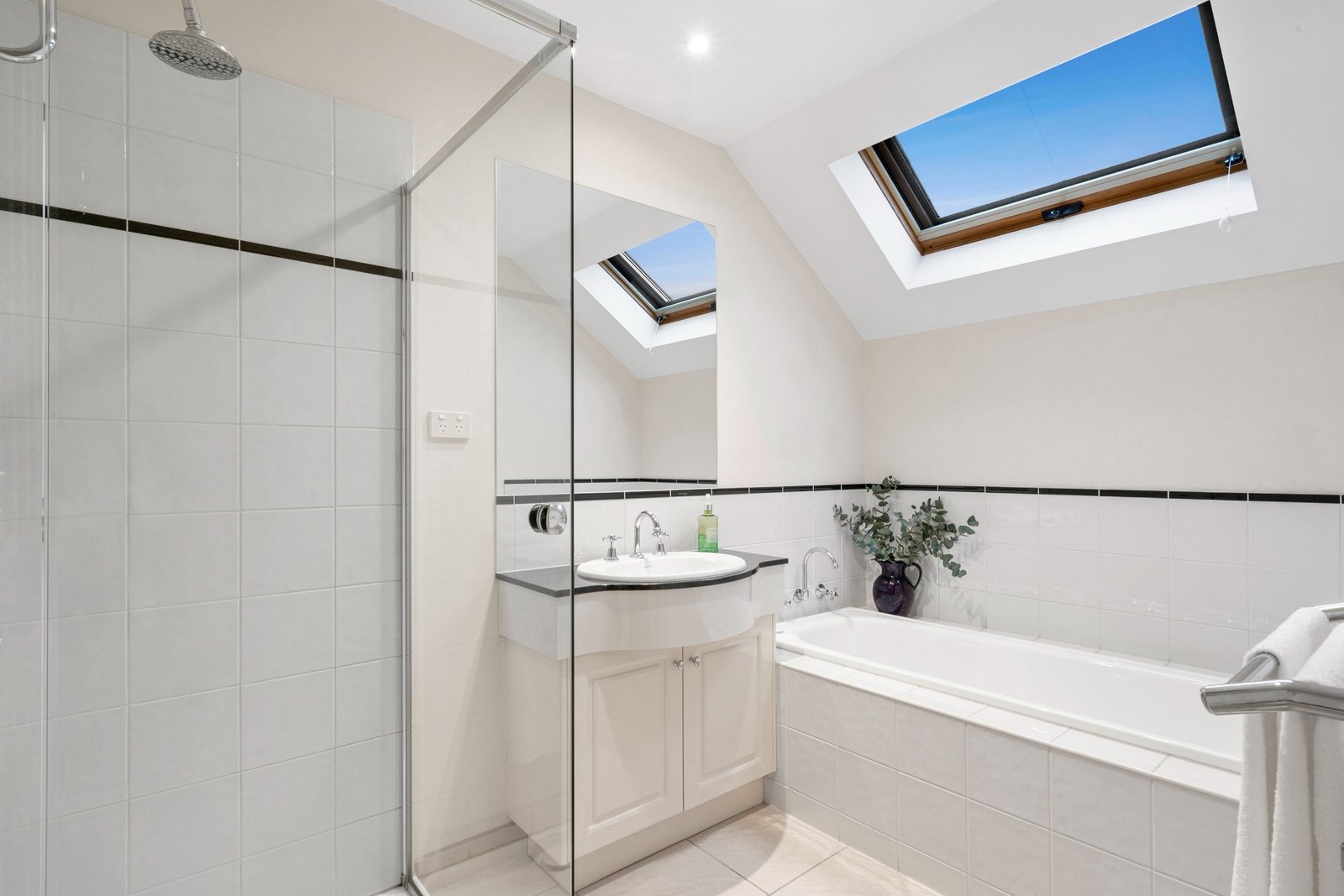 Property Gallery Thumbnail 15
