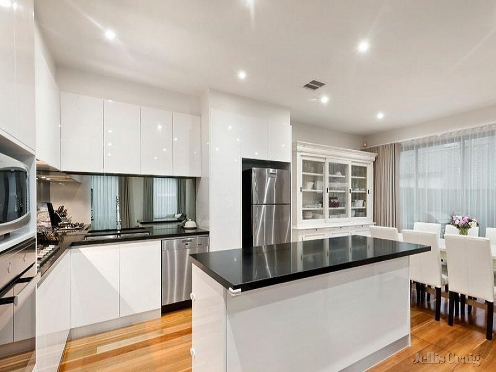 48 Lind Street, Strathmore image 2