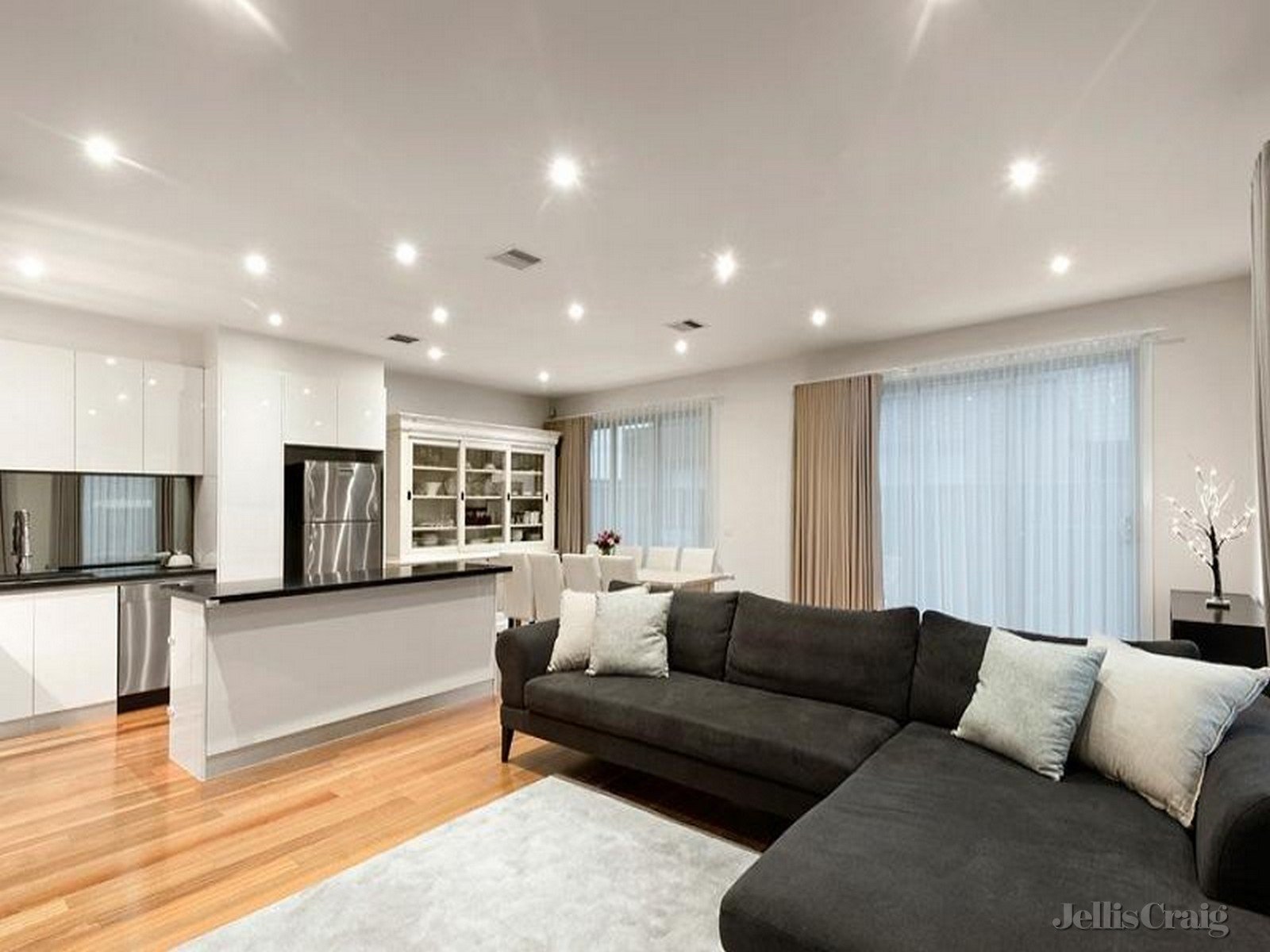 48 Lind Street, Strathmore image 4