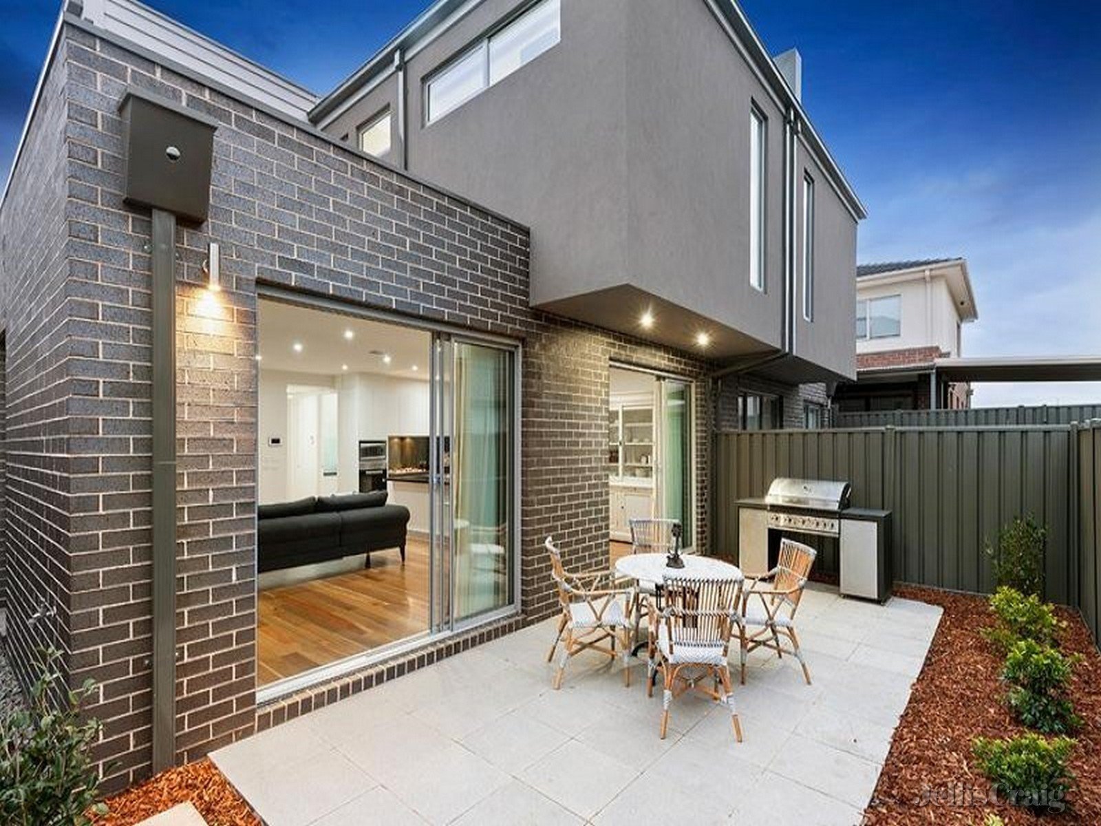 48 Lind Street, Strathmore image 8