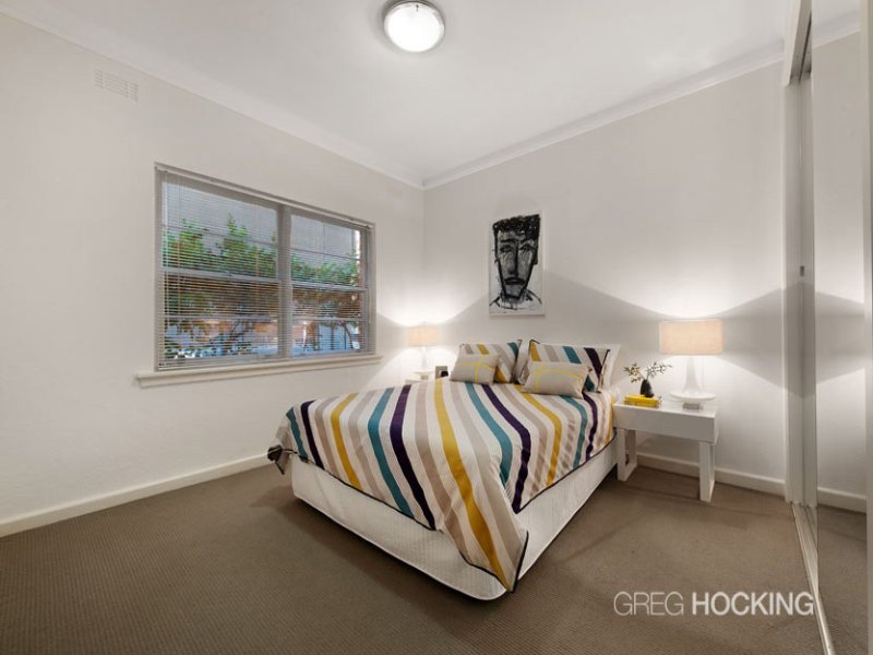 4/8 Louise Street, Melbourne image 5