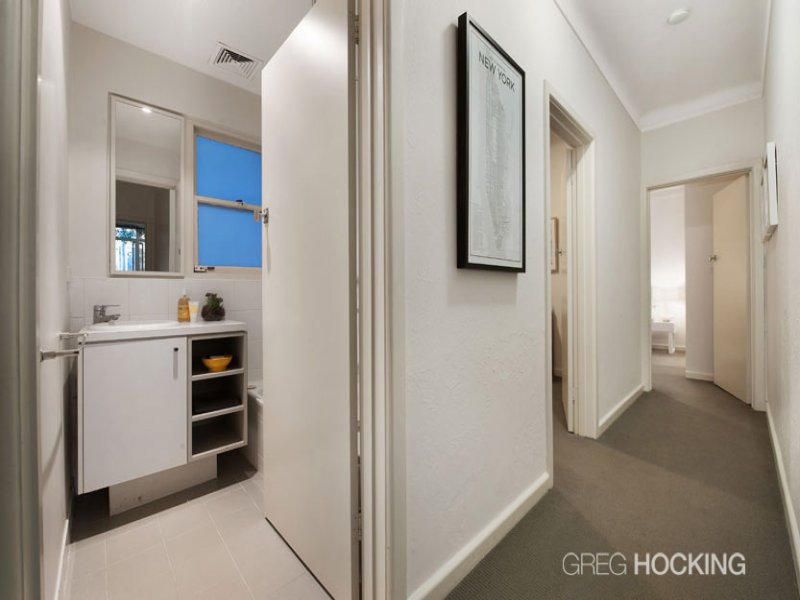 4/8 Louise Street, Melbourne image 6
