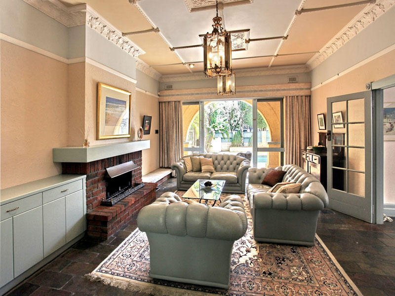 48 Marine Parade, St Kilda image 3