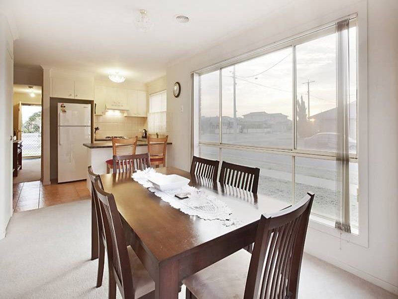 48 May Avenue, Altona&nbsp;Meadows image 4