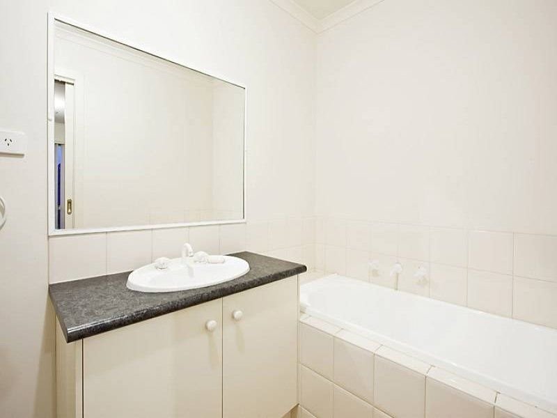 48 May Avenue, Altona&nbsp;Meadows image 7