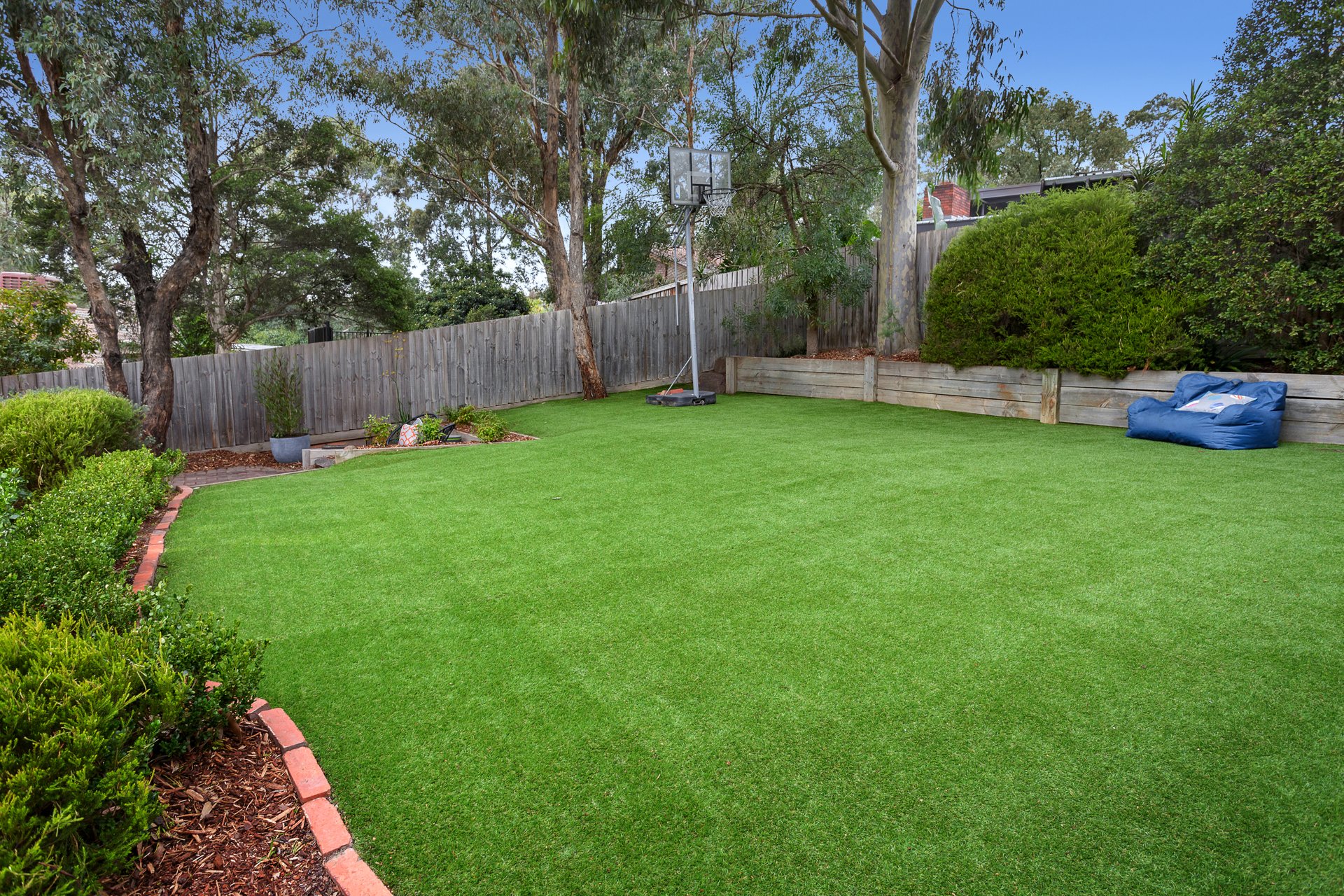 48 Milborne Cres, Eltham image 9