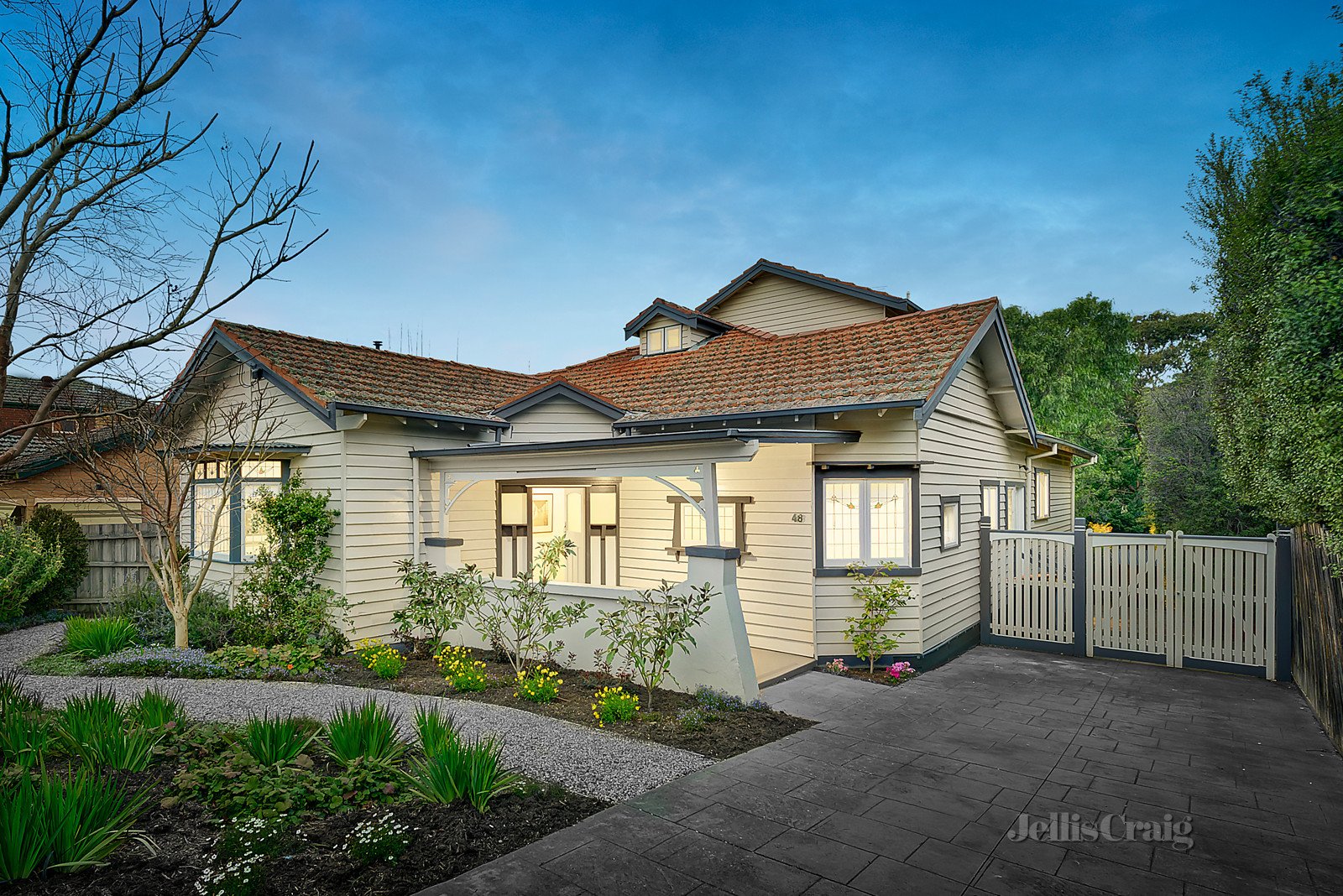 48 Park Crescent, Kew image 1