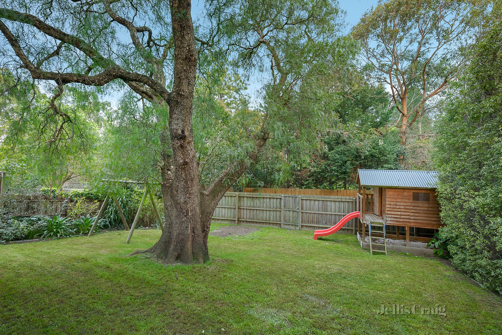 48 Park Crescent, Kew image 12