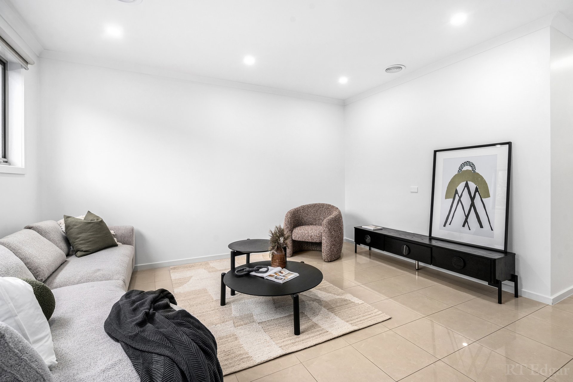 Property Gallery Thumbnail 3