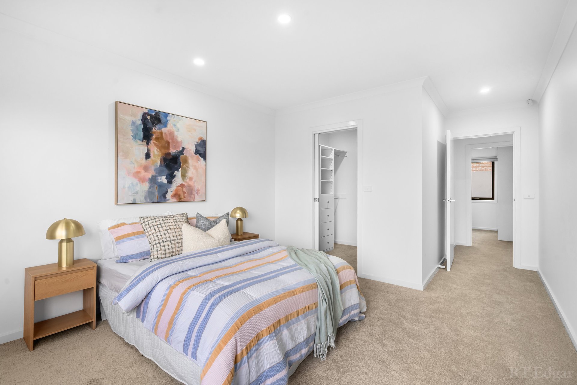 Property Gallery Thumbnail 9