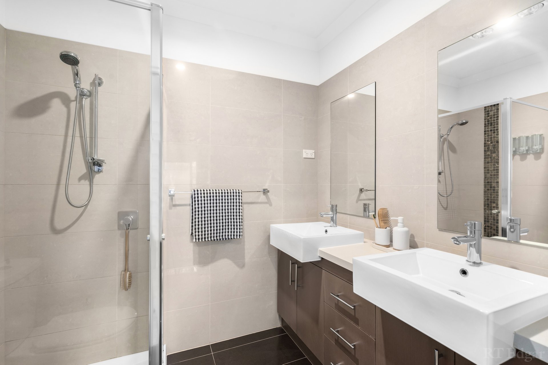Property Gallery Thumbnail 10