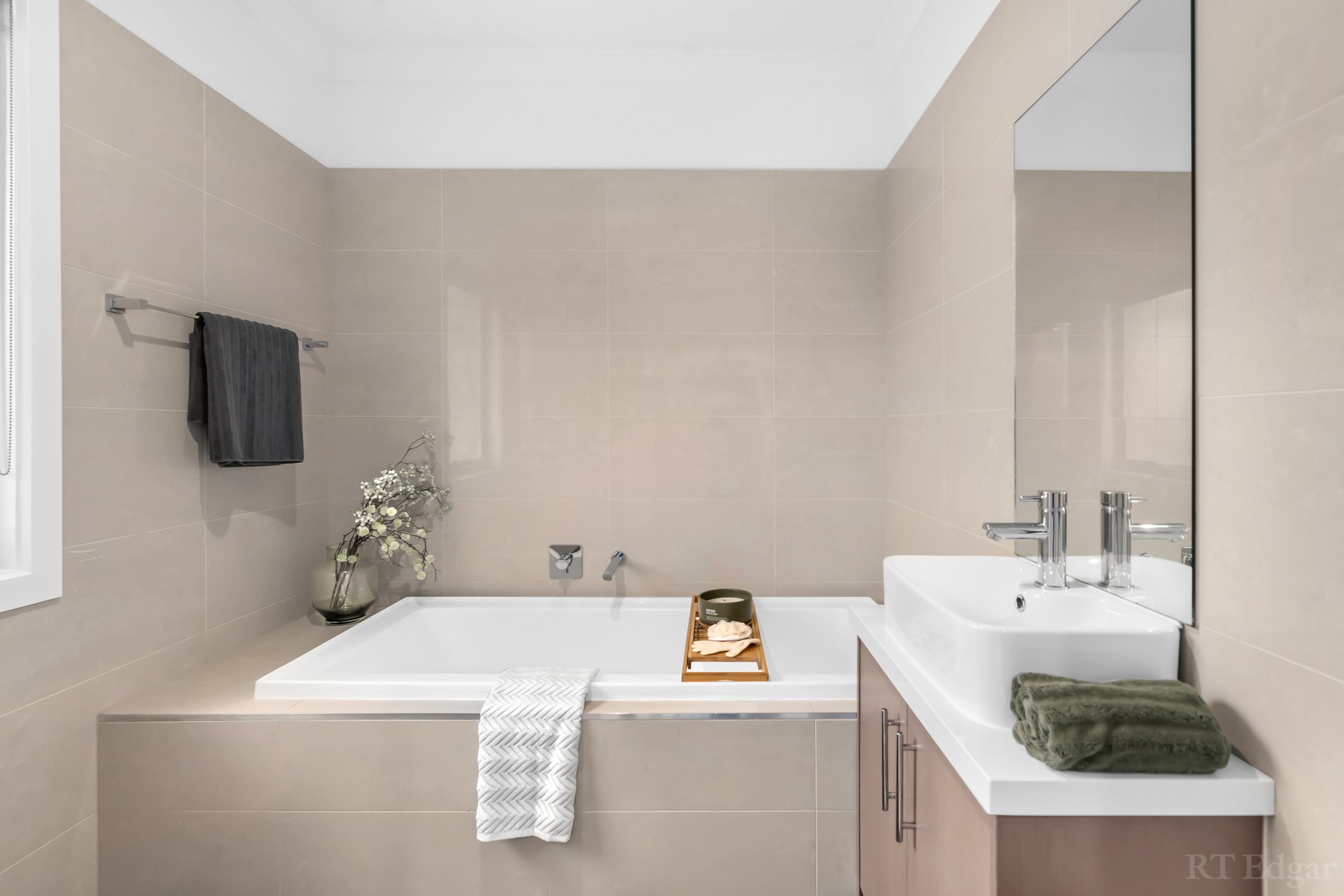 Property Gallery Thumbnail 12