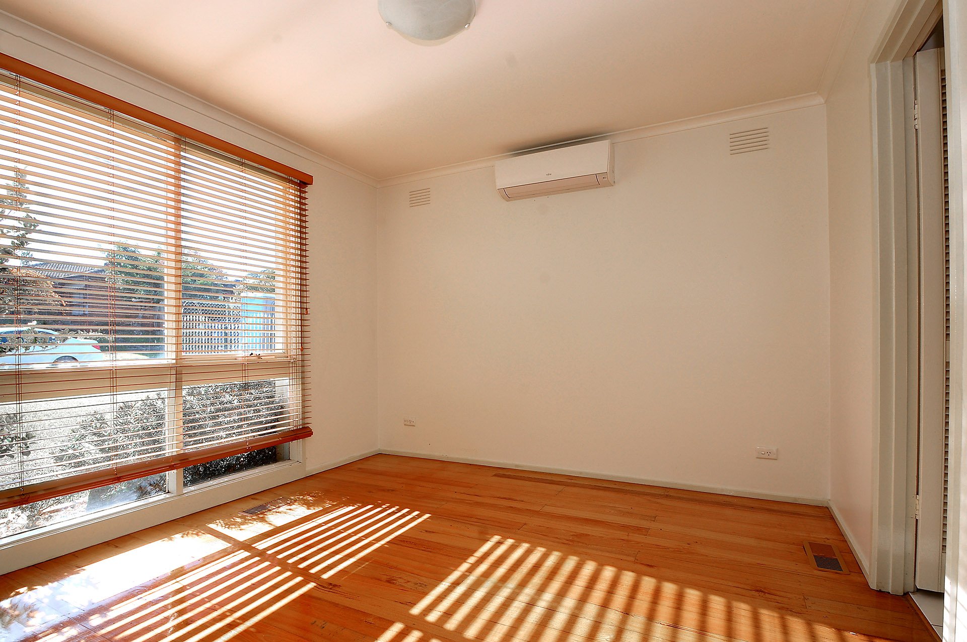 48 Raphael Drive, Wheelers&nbsp;Hill image 3