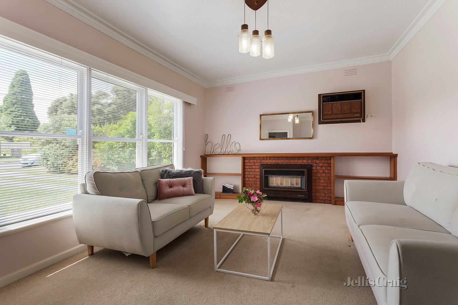 48 Sesame Street, Mount Waverley image 2