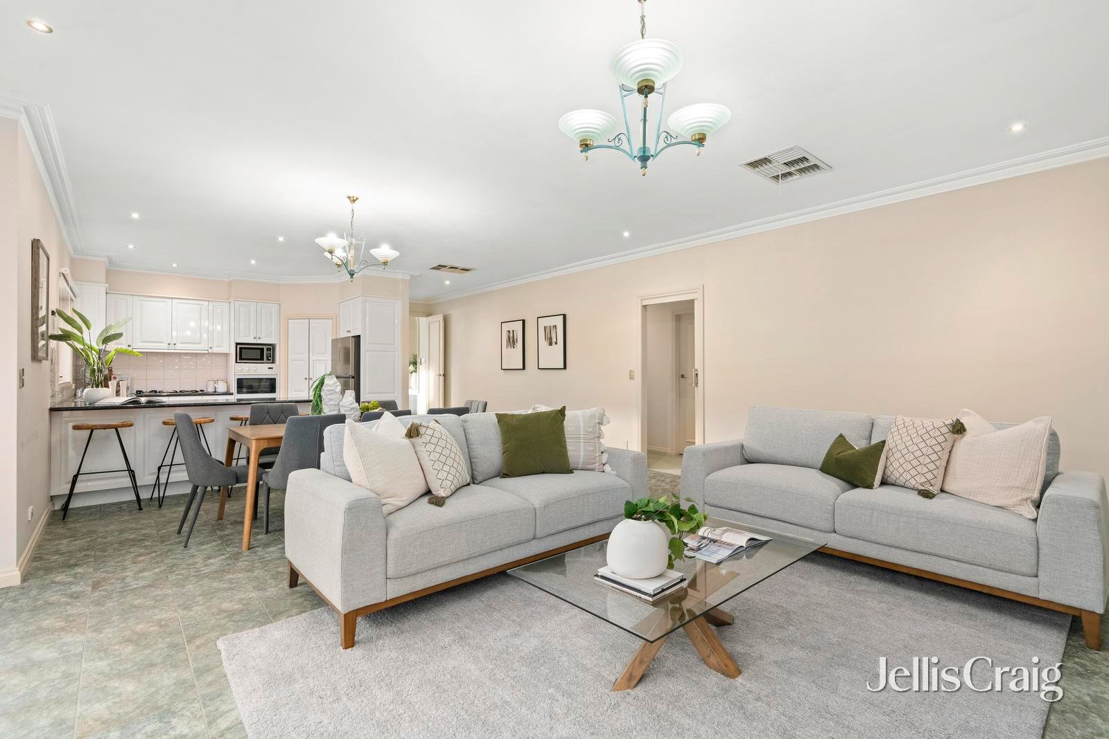 48 Simon Avenue, Rowville image 2