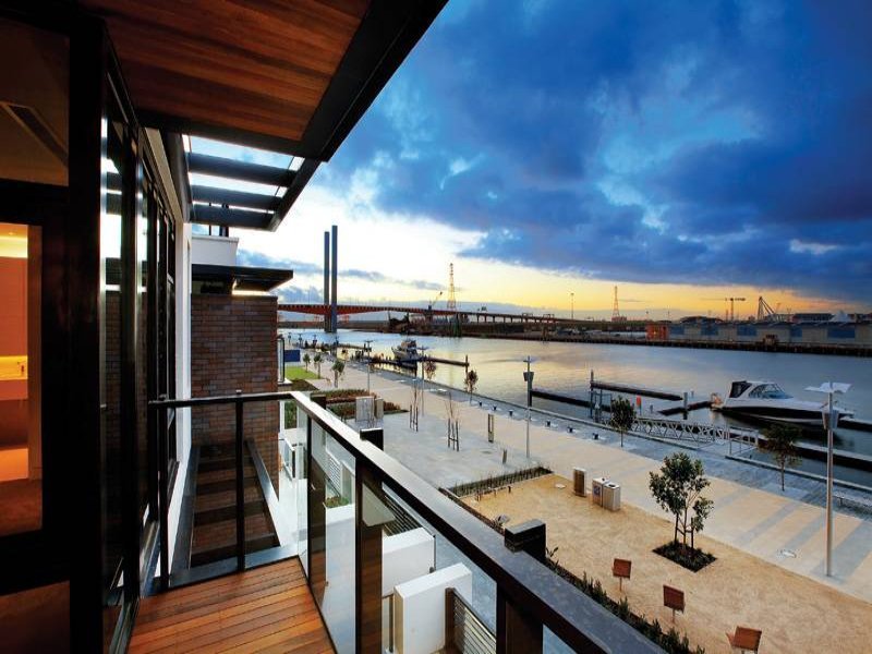 48 South Wharf Drive, Docklands image 2
