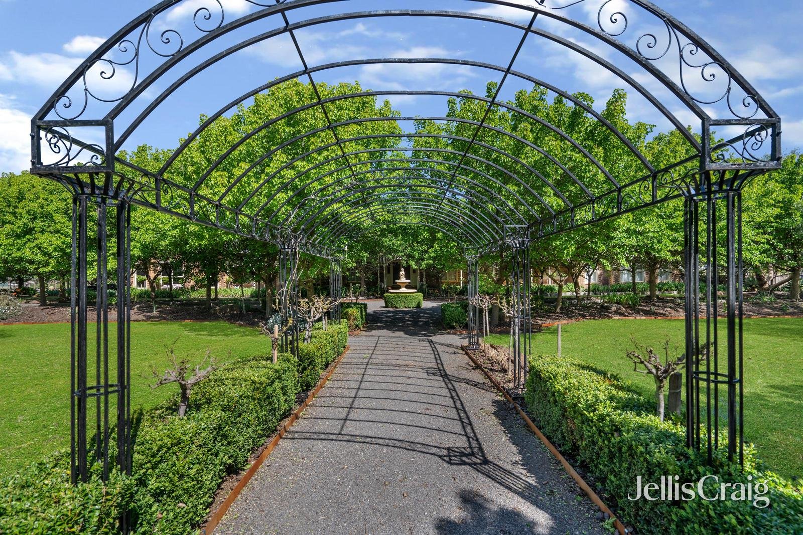 48 Strathtulloh Circuit, Strathtulloh image 17