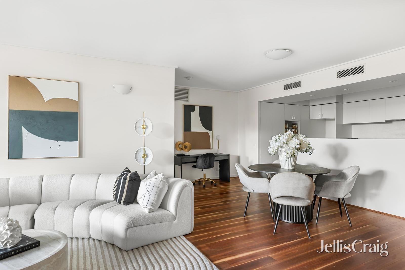 4/8 Wallen Road, Hawthorn image 2