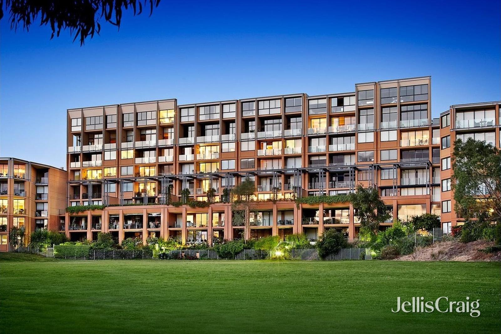 4/8 Wallen Road, Hawthorn image 10