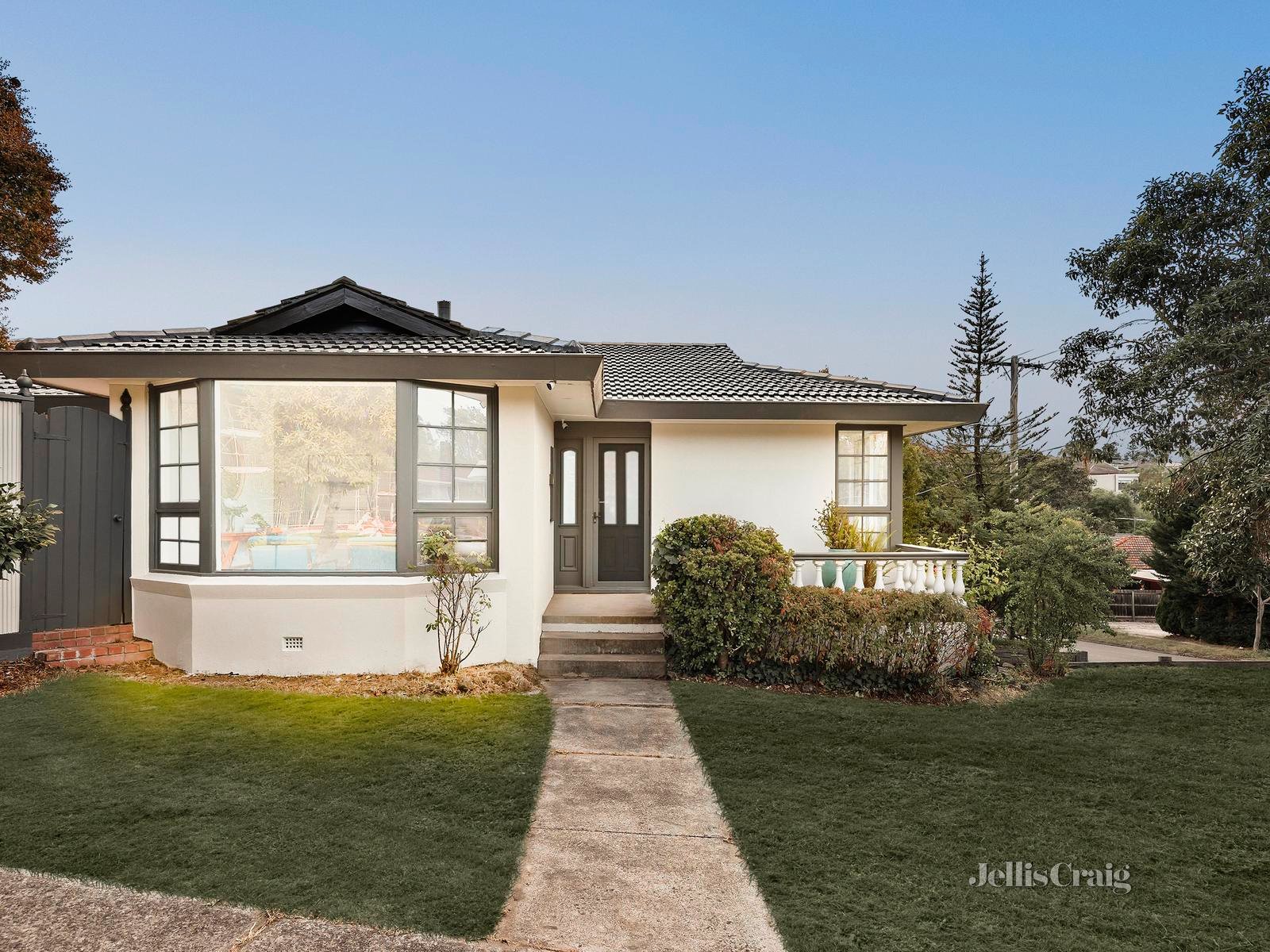 48 Winston Drive, Doncaster image 1