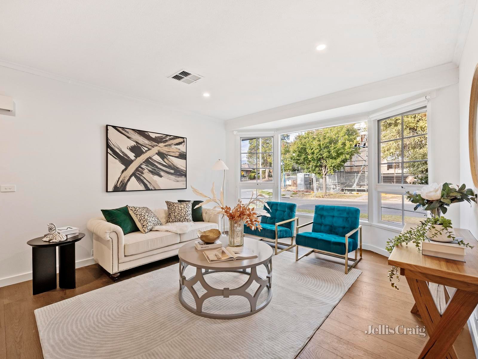 48 Winston Drive, Doncaster image 2