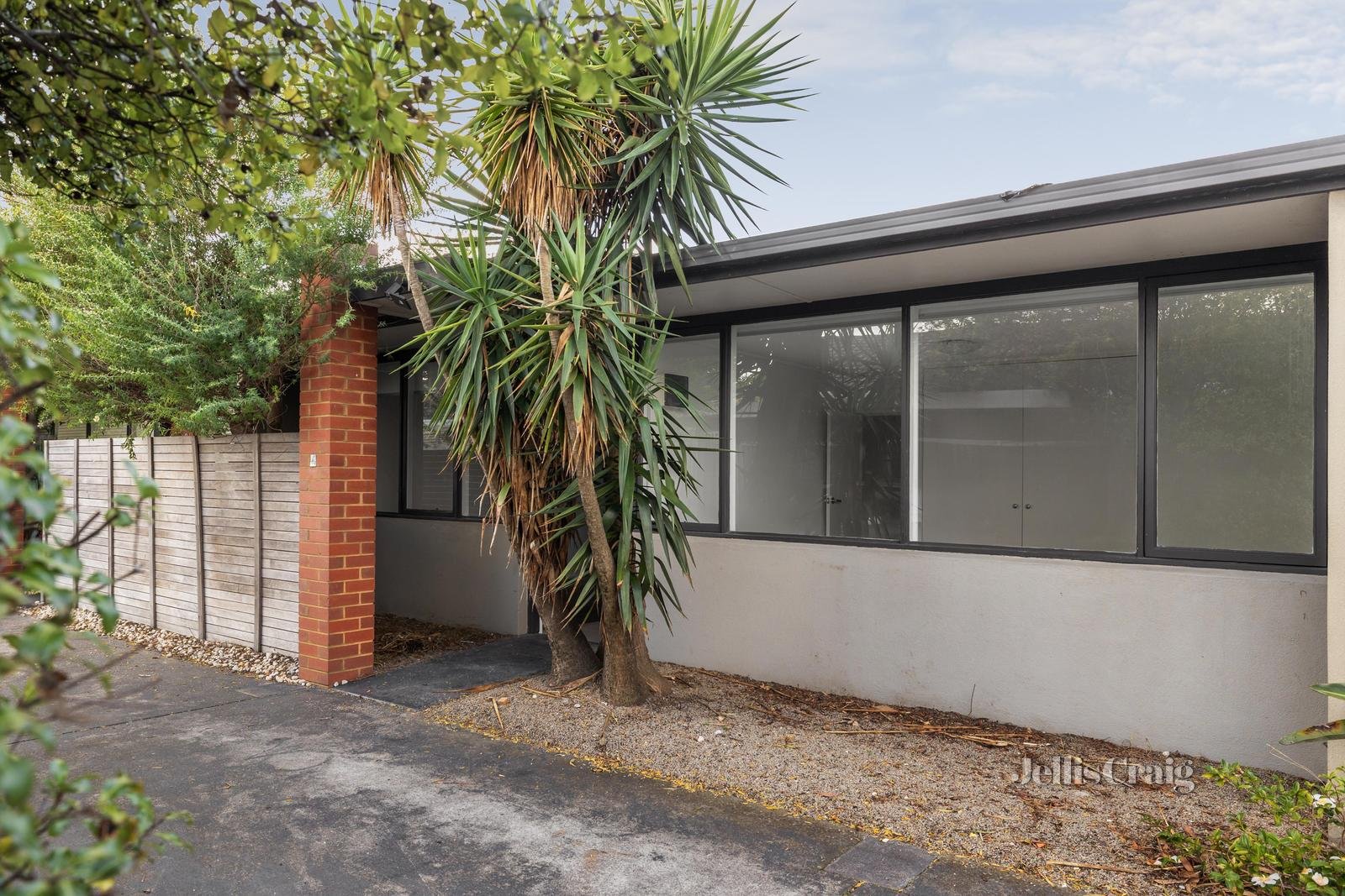 4/8 York Street, Bonbeach image 1