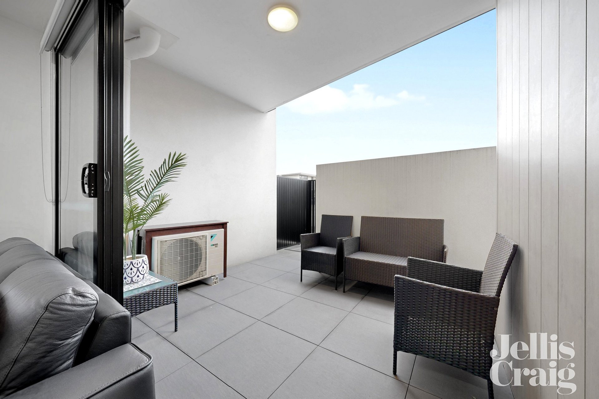 4/801 Centre Road, Bentleigh East image 4