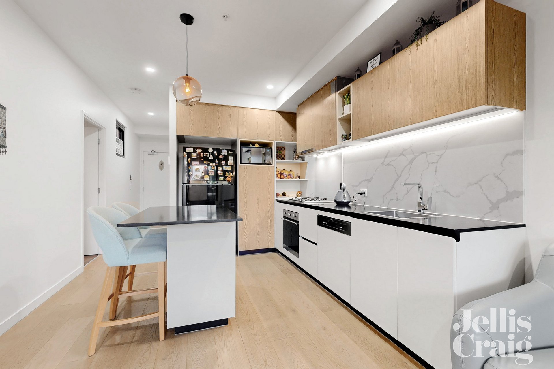 4/801 Centre Road, Bentleigh East image 2