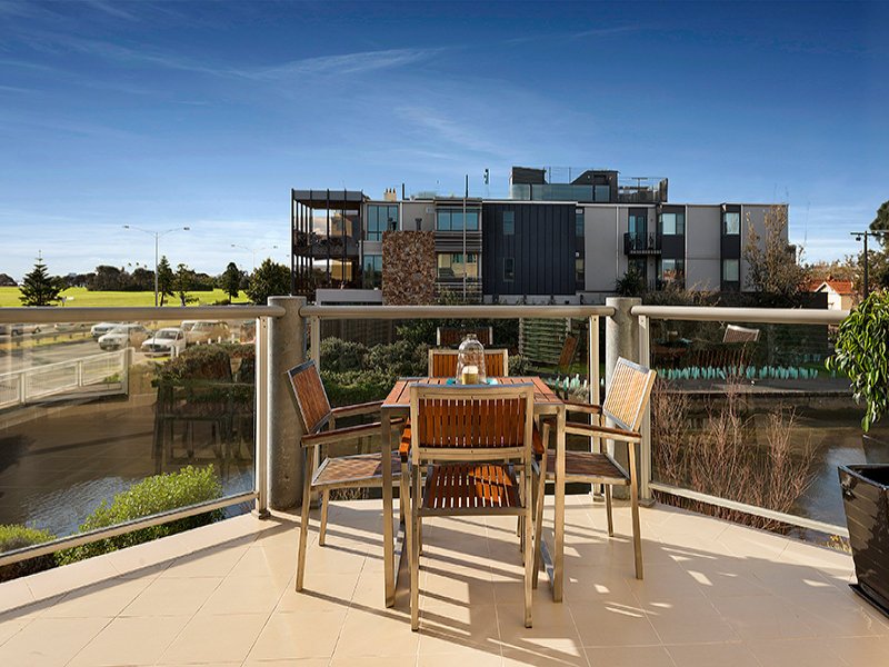 4/81 Marine Parade, Elwood image 6