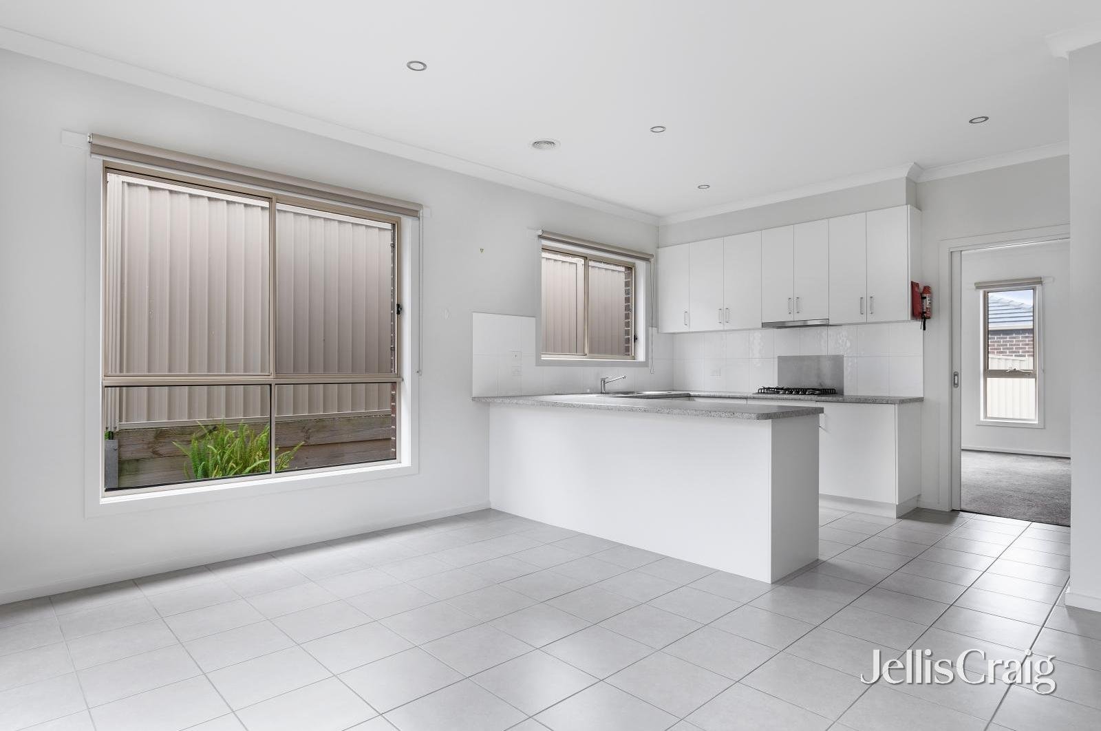 4/812 Geelong Road, Canadian image 3