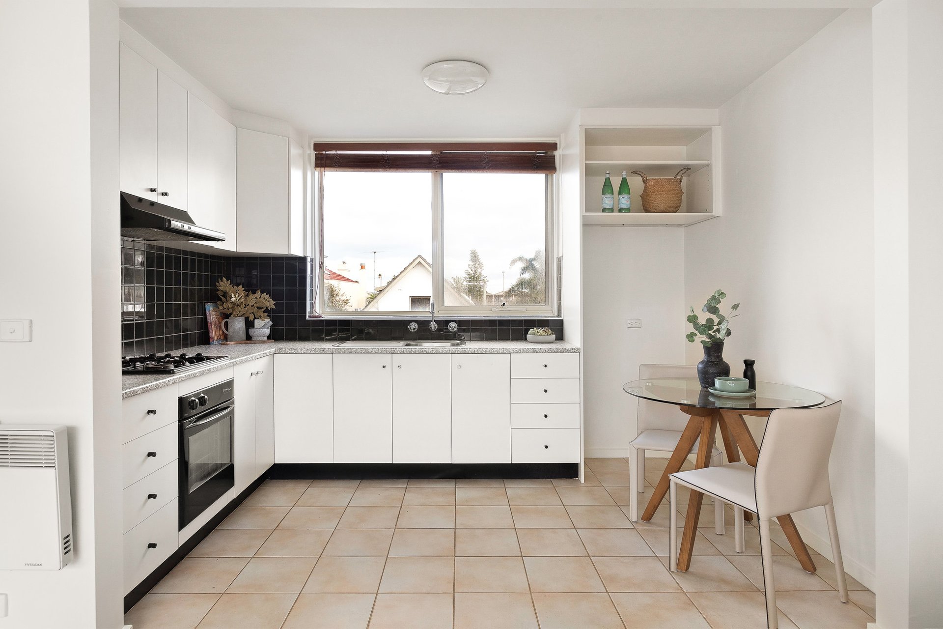 4/82 Dickens Street, Elwood image 3