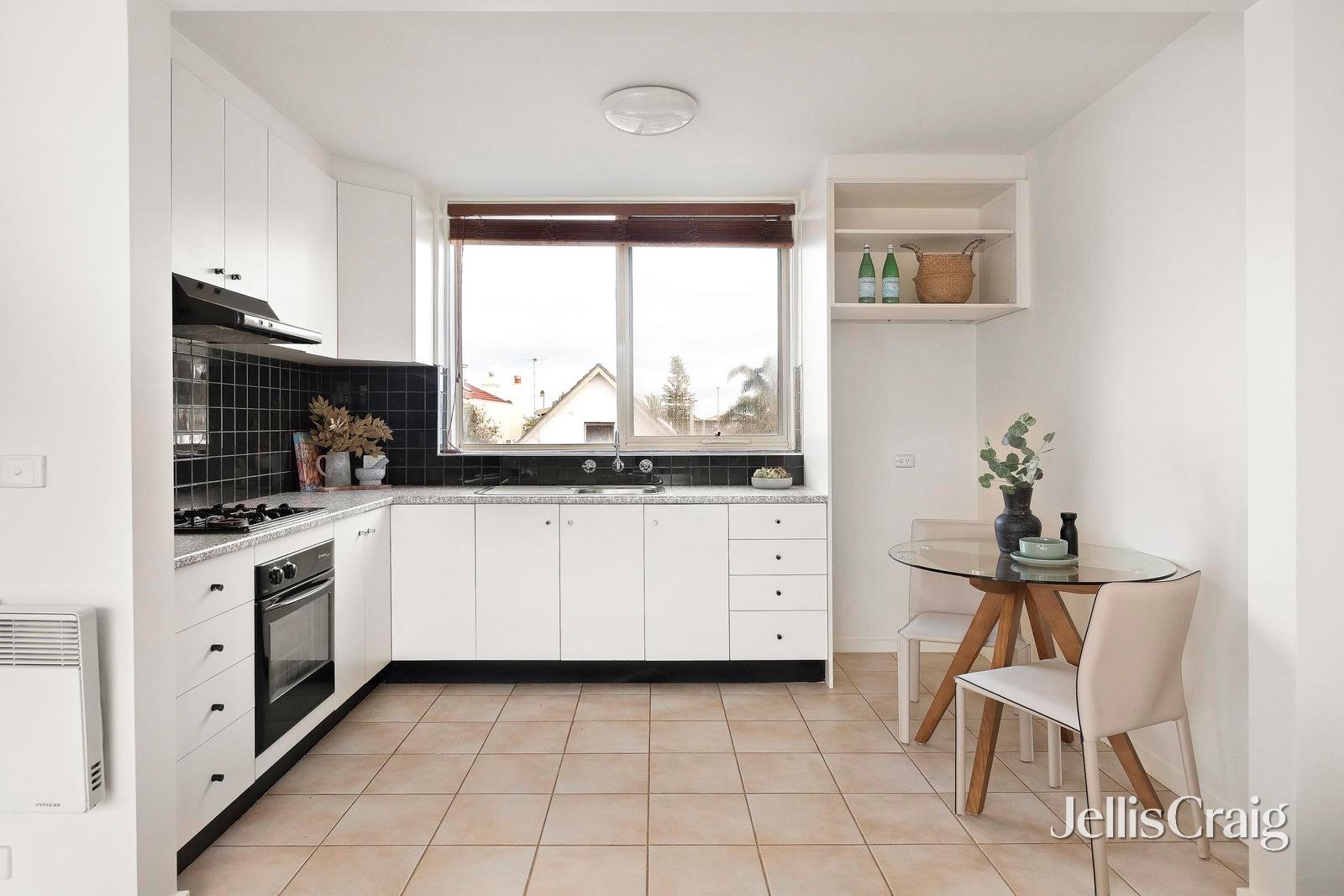 4/82 Dickens Street, Elwood image 5