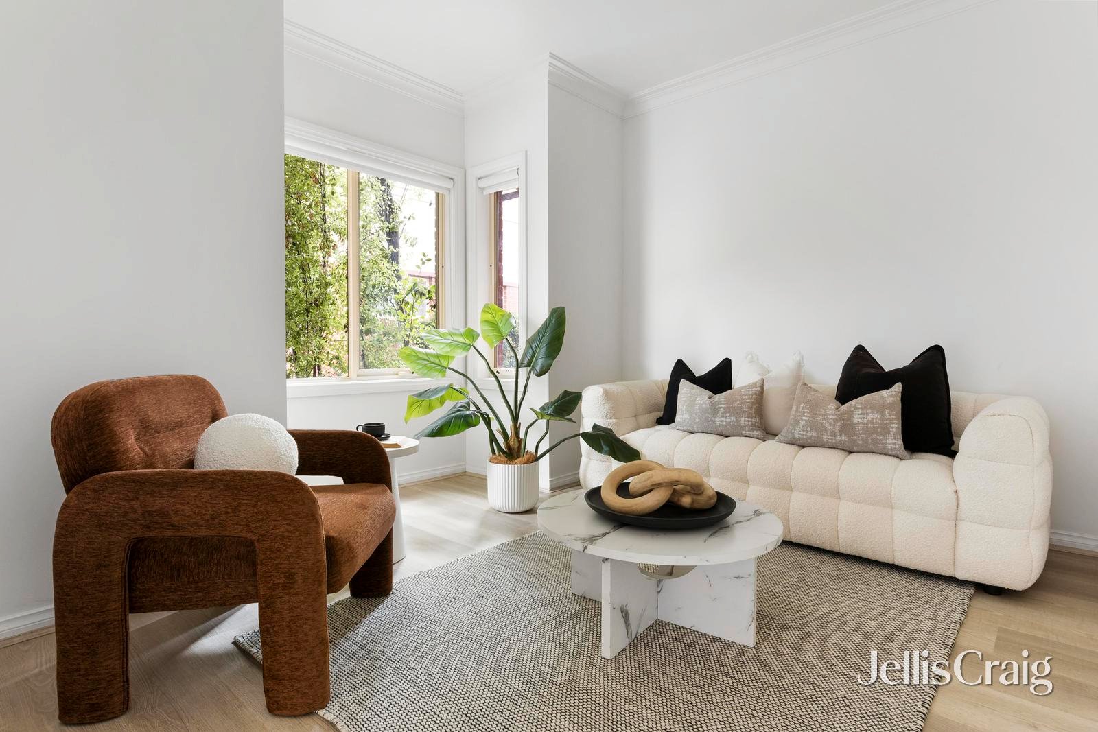 4/84-86 Pine Street, Reservoir image 2