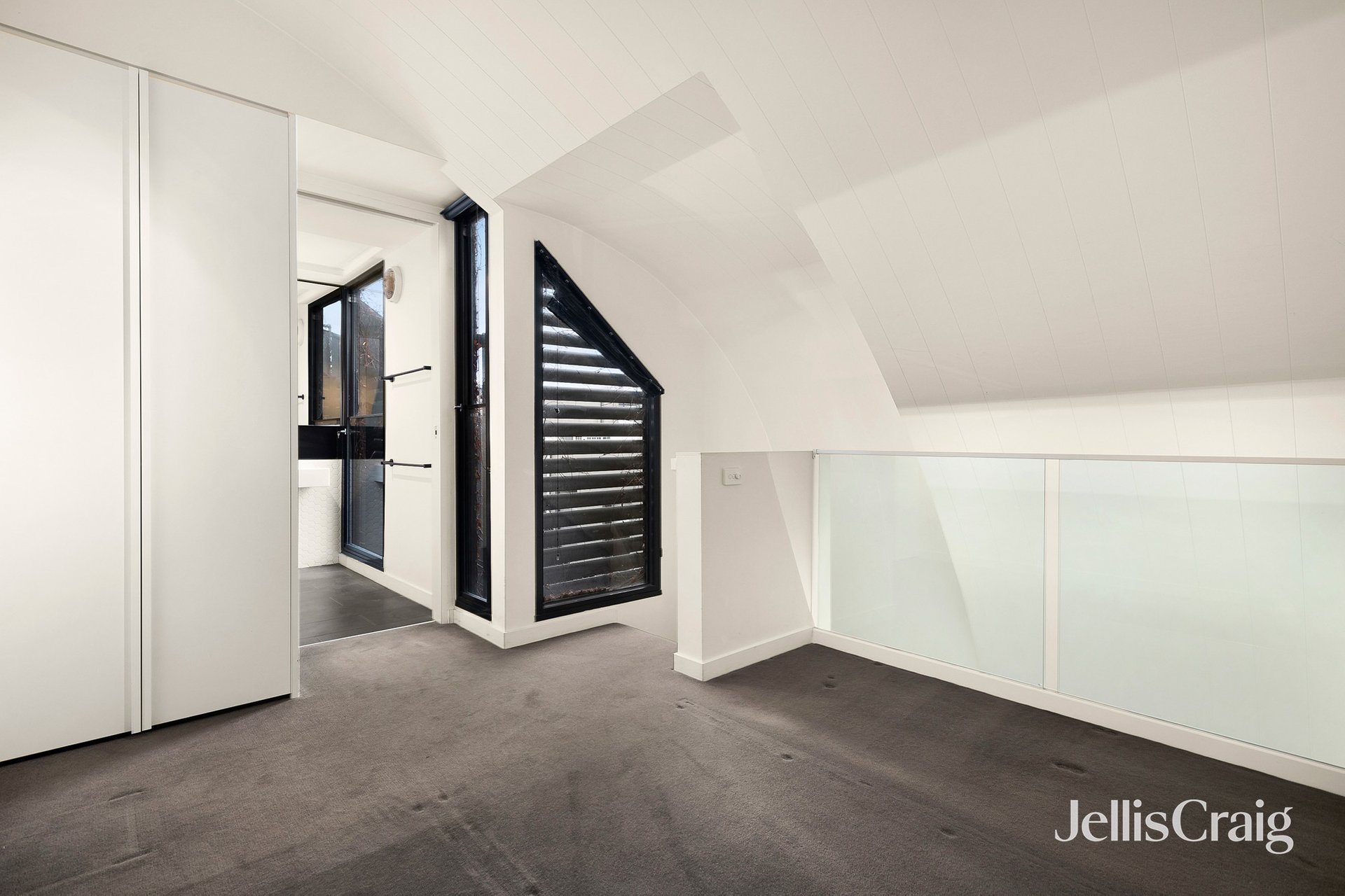 4/84 Ormond Road, Elwood image 5