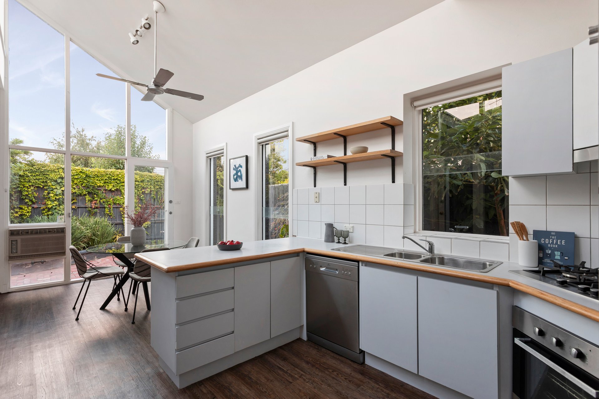 Property Gallery Thumbnail 8