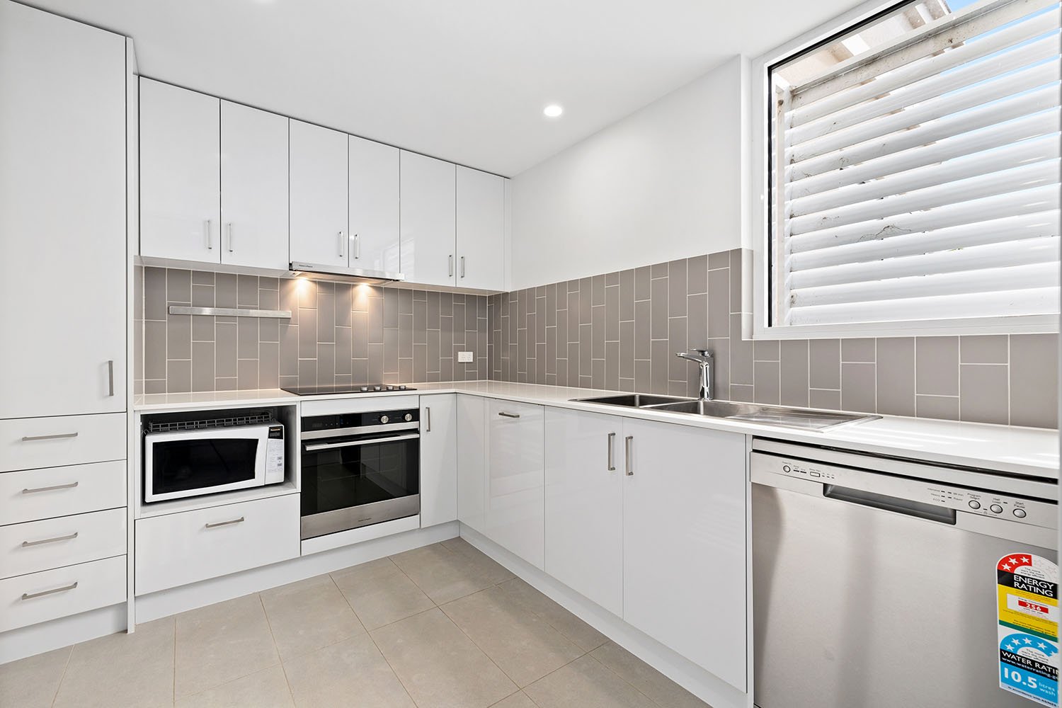 48/56 Beach Road, Hampton image 2