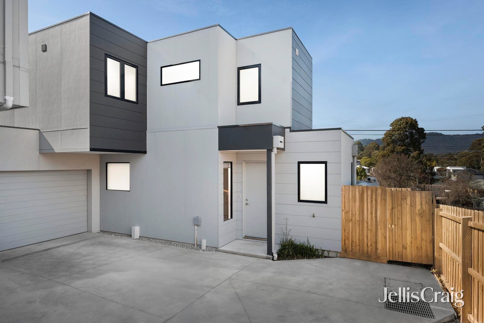 4/88 Winyard Drive, Mooroolbark image 1