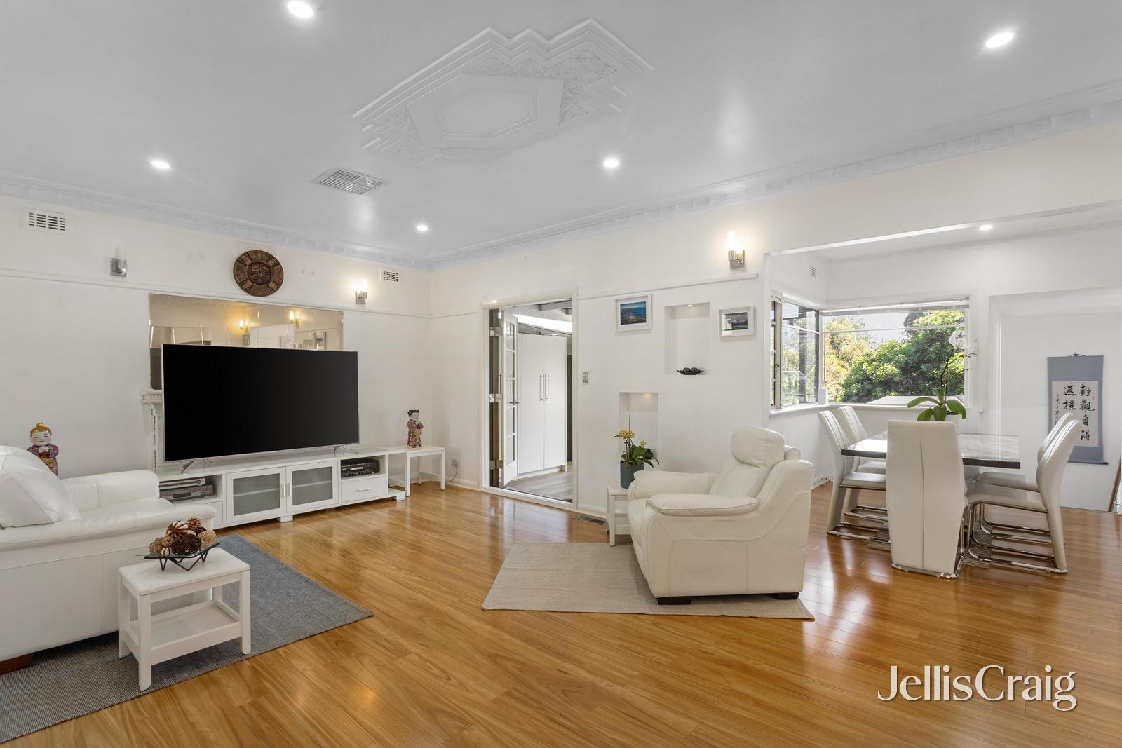 489 Waverley Road, Malvern East image 2