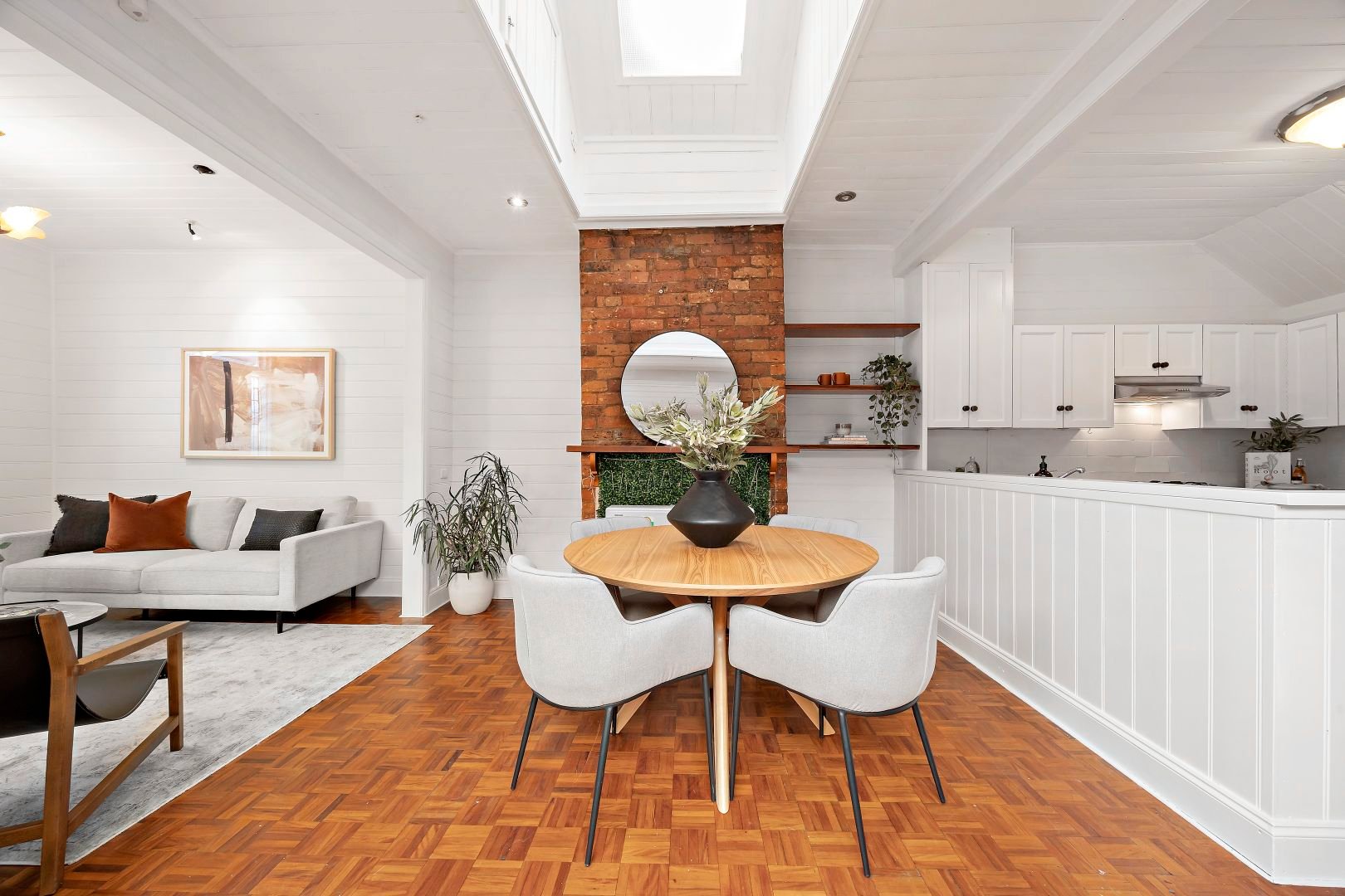 Property Gallery Thumbnail 3